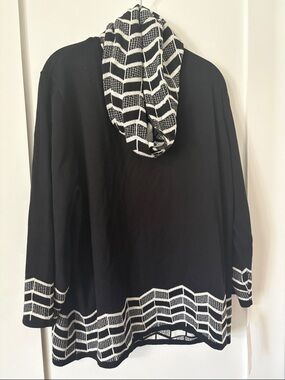 NWT Alfred Dunner Black & White Geometric Cowl Sweater. 2X women’s plus.